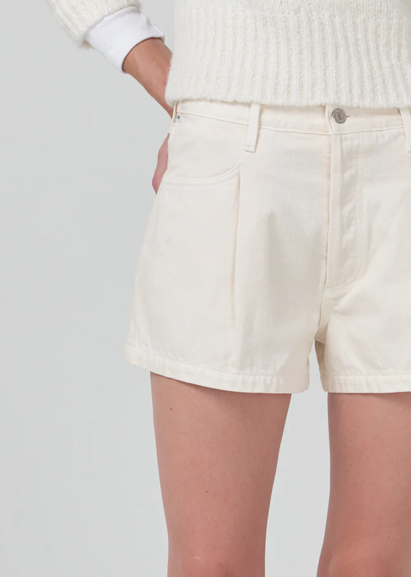 Franca Pleated Baggy Short In Marzipan